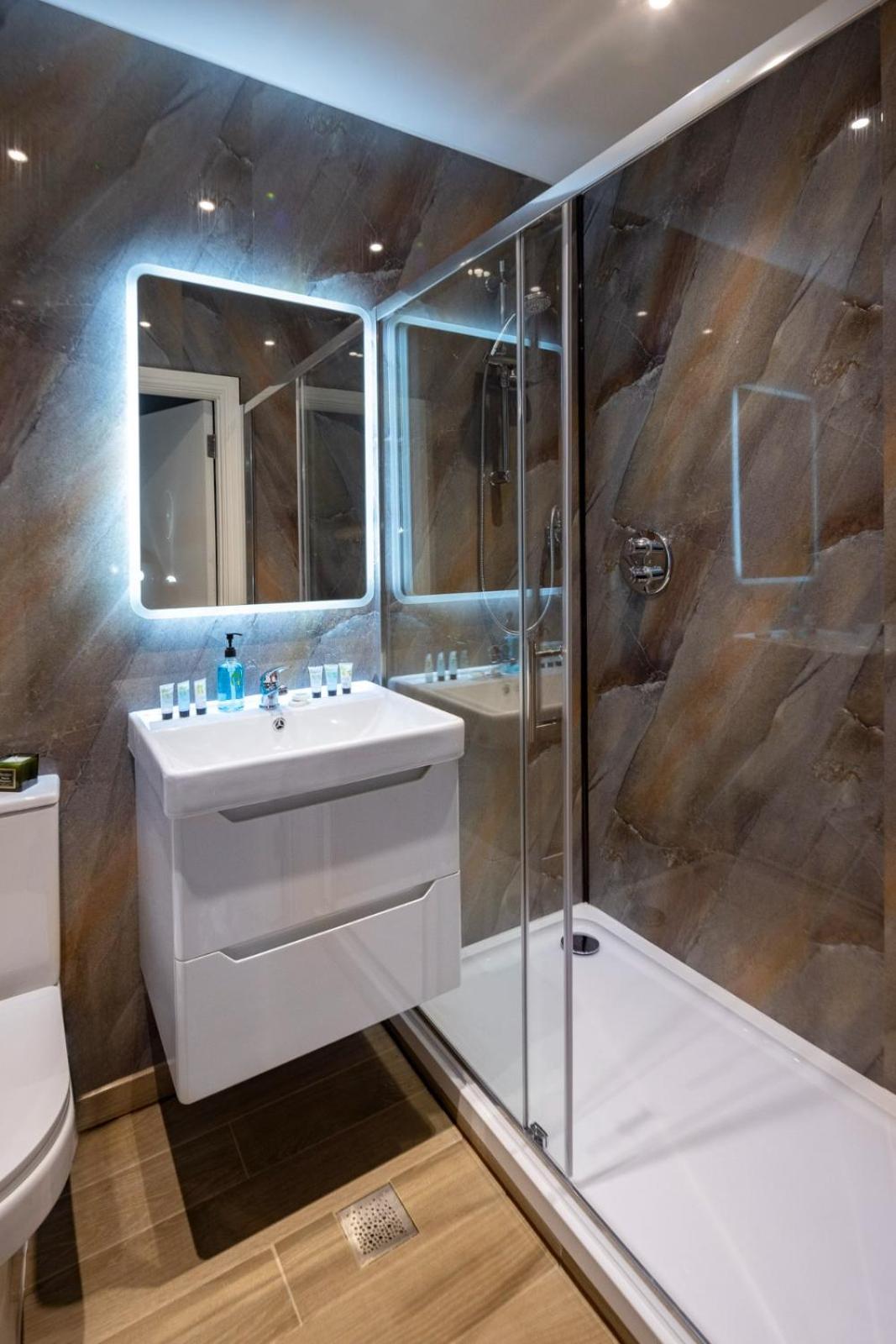 Whyte Harte Hotel Redhill  Zimmer foto